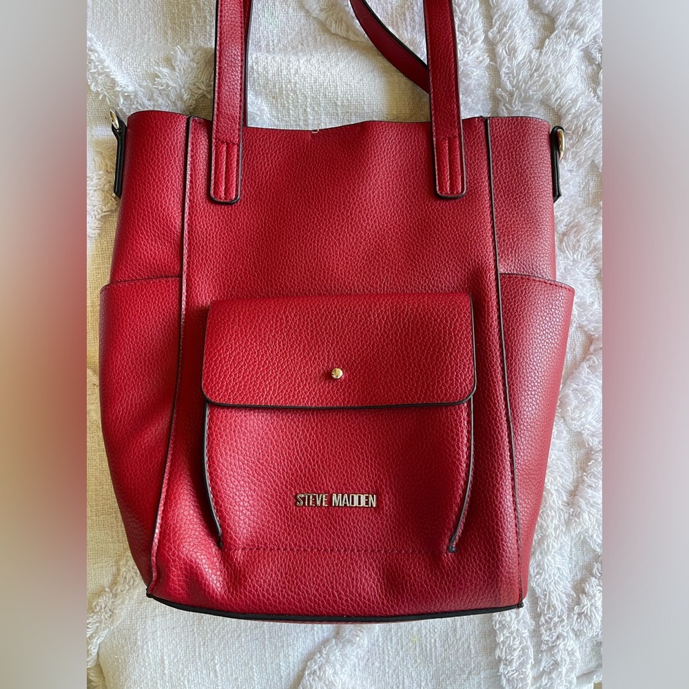 Steve Madden red tote